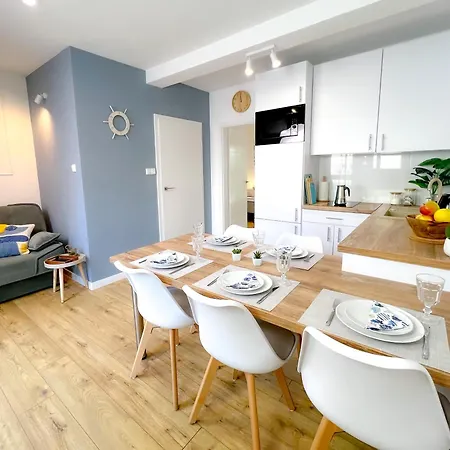 アパート 5b Blue Marine Basen Brodziki Plac Zabaw The Of Przy Plaz ポッドンビエ